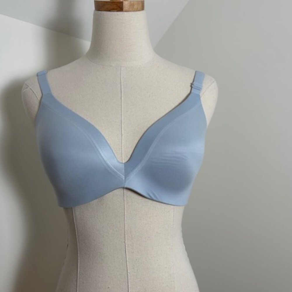 Victoria's Secret Wireless Body by Victoria Bra, 36C, periwinkle